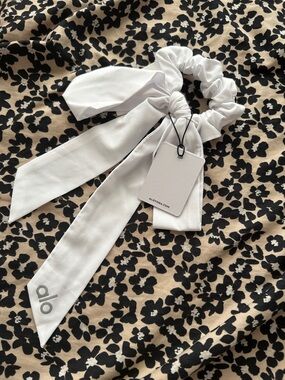 ALO Yoga White Satin Tie Scrunchie with Long Ribbon Tails